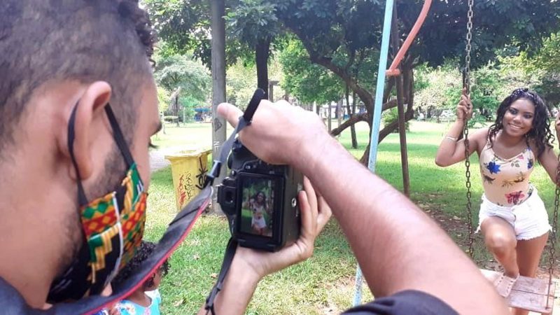 Mostra fotográfica “Representatividade em corpos negros” estreia neste domingo