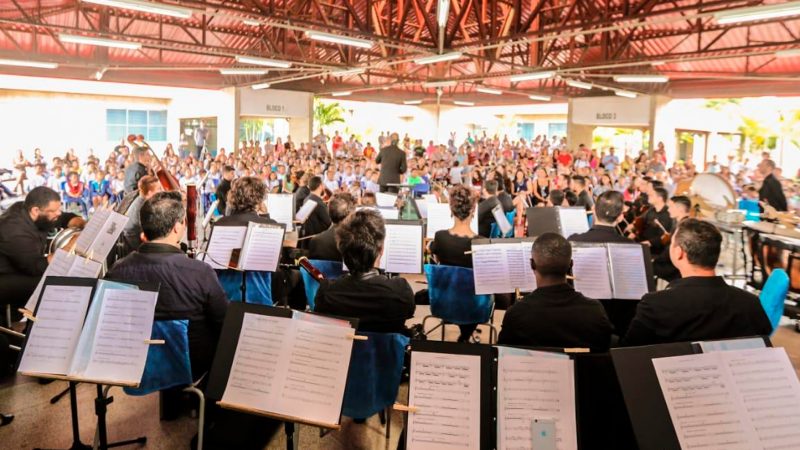 Orquestra no Bairro, com espetáculos gratuitos nas periferias, está de volta 