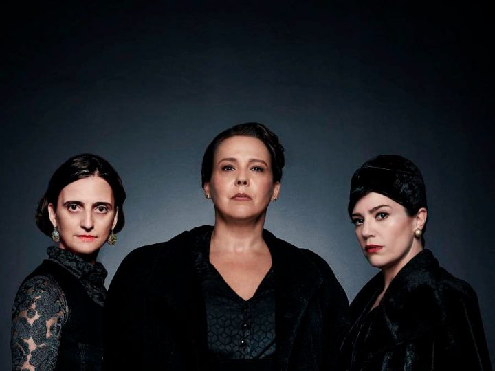 Sesc 24 de Maio apresenta o espetáculo “Sra. Klein” com Ana Beatri Nogueira, Natália Lage e Kika Kalache