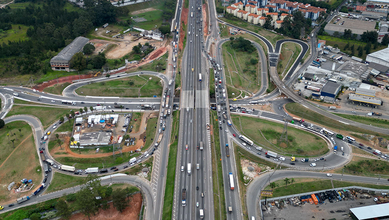 Viaduto do Trevo de Bonsucesso é inaugurado